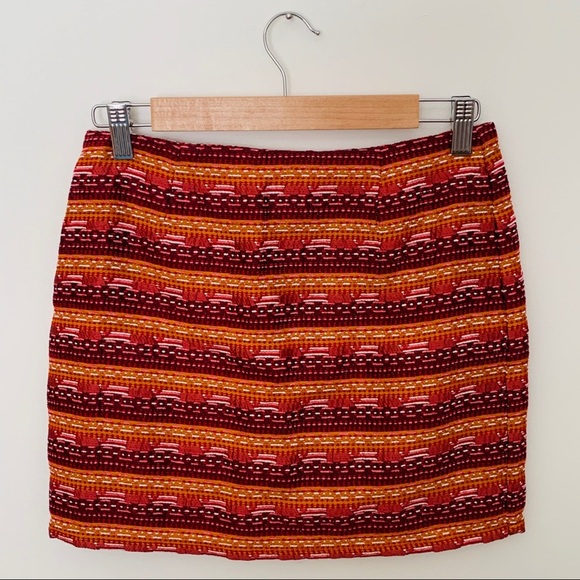NWT - Ladakh Tribal Weave Mini Skirt in Berry - Picture 4 of 10